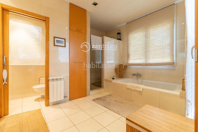 Foto 45656fac-83d5-411e-a265-49af37724689. Chalet  independiente en venta , con 391 m2 en Reus