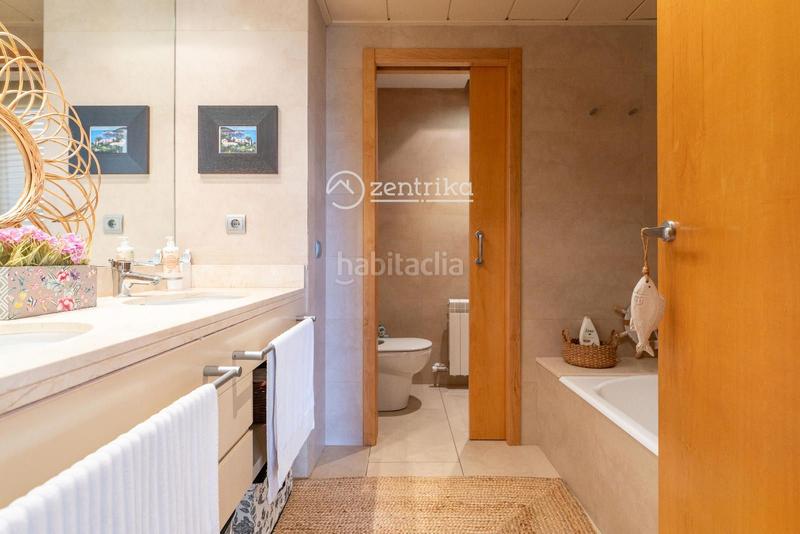 Foto 5065b9f4-41d4-4a39-bd87-ed8c0d4fe1cc. Chalet  independiente en venta , con 391 m2 en Reus