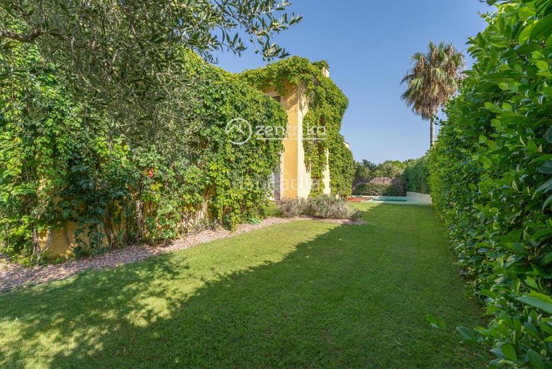 Foto a2696f16-e41e-4d1d-bb11-1e0fa19af477. Chalet  independiente en venta , con 391 m2 en Reus