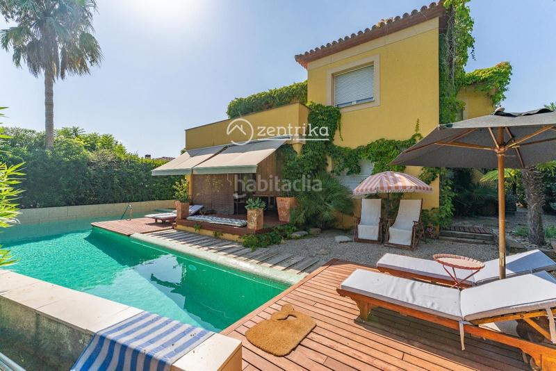 Foto b9d65520-8f7d-401a-b949-3200f339e09d. Chalet  independiente en venta , con 391 m2 en Reus