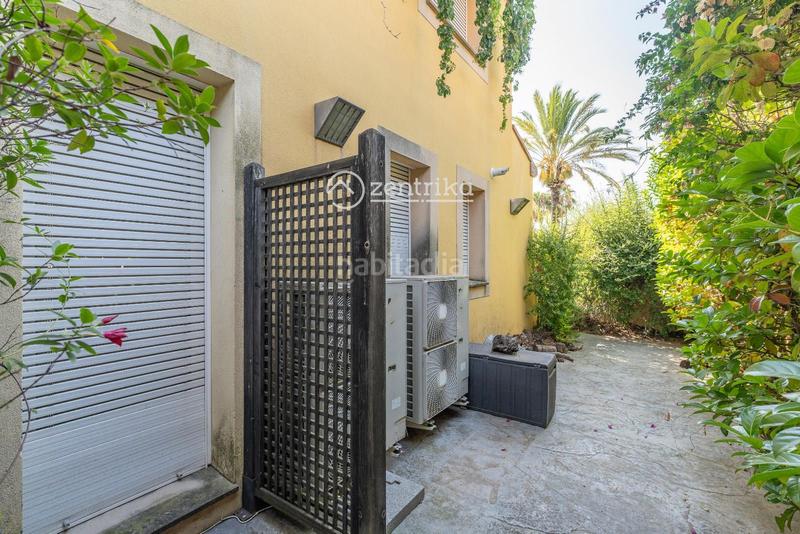 Foto c986de0d-444f-482e-b7b7-7151a1a710e0. Chalet  independiente en venta , con 391 m2 en Reus