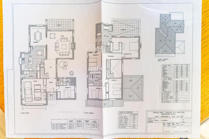 Foto ea2cdbf3-fb1c-4aca-8f80-eeaba2d20cc6. Chalet  independiente en venta , con 391 m2 en Reus