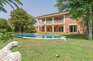 Chalet  Miquel angel. Se vende exclusivo chalet en vilafortuny