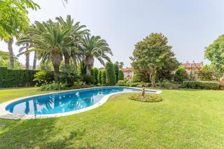 Chalet  Miquel angel. Se vende exclusivo chalet en vilafortuny