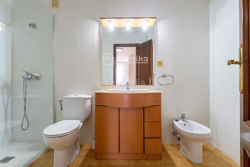Foto 594af9db-2cda-4f64-b978-23250b78aadc. Piso  , con 138 m2 en Centre Reus