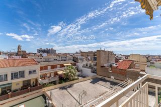 Flat  Jurats. Piso en reus, con 138 m2