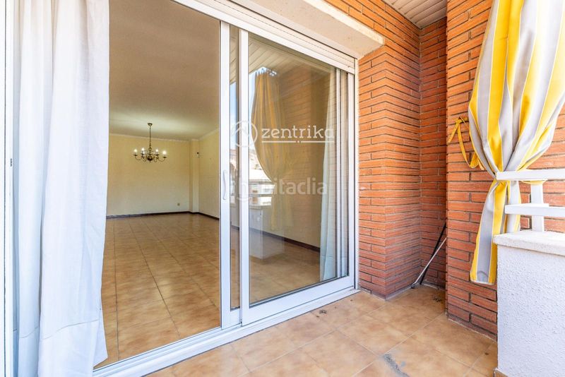 Foto dc568c3f-ae8c-426e-af6f-de3a8c88eb52. Piso  , con 138 m2 en Centre Reus