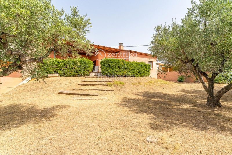 Foto 3c248611-cdb7-4050-bd7d-17a968885a8b. Chalet con riscaldamento parcheggio in Borges del Camp (Les)