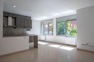 Flat  N/a. Pis obert i lluminós