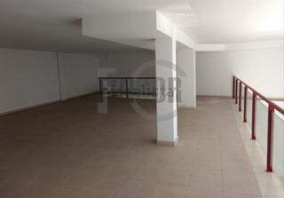 Lloguer Local Comercial  Carrer de pérez moya. Impresionante con escaparate en una zona ideal de sabadell.