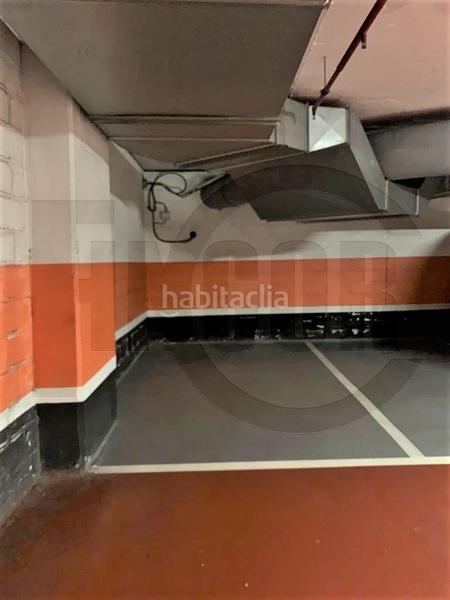 Foto 436ace69-4f40-46e4-8a95-b05000d535da. Parking voiture dans Creu Alta Sabadell