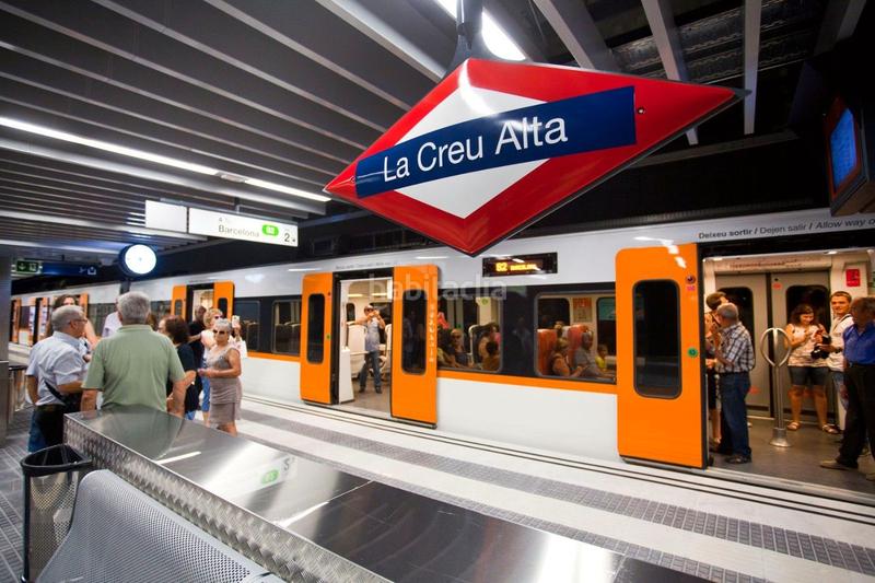 Foto c395f60e-8db1-4051-bea0-a00f7b843a21. Parking voiture dans Creu Alta Sabadell