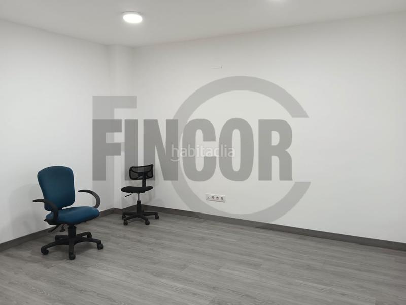 Foto 52bd2a05-b631-4454-9be2-6393fc2f8c7e. Local comercial amplio local comercial en Centre Rubí