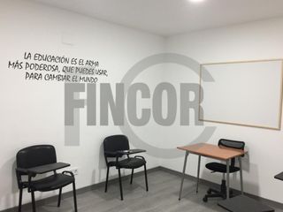 Locale commerciale in Centre. Amplio local comercial