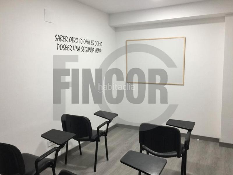 Foto dbef7866-65c3-4247-bf95-b6919db7549e. Local comercial amplio local comercial en Centre Rubí