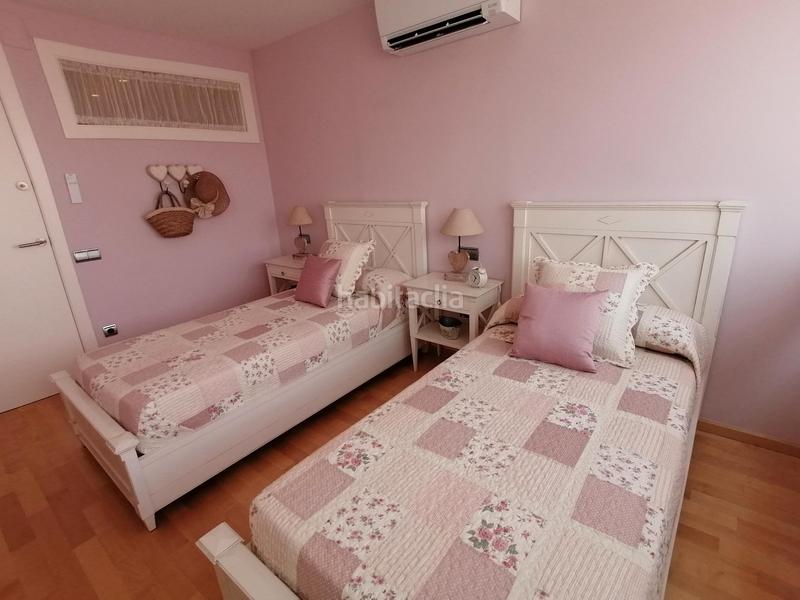 Foto 3d027d86-097b-4e94-9fb1-29f4ea537f9a. Piso exclusiva vivienda de diseño frente al mar con gran terraza, ascensor y 2 plazas de aparcamiento. en Calafell