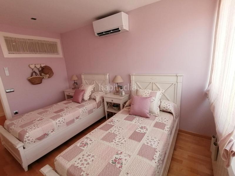 Foto 5ad8e631-f1fe-4066-ae2a-7f3701edb37f. Piso exclusiva vivienda de diseño frente al mar con gran terraza, ascensor y 2 plazas de aparcamiento. en Calafell