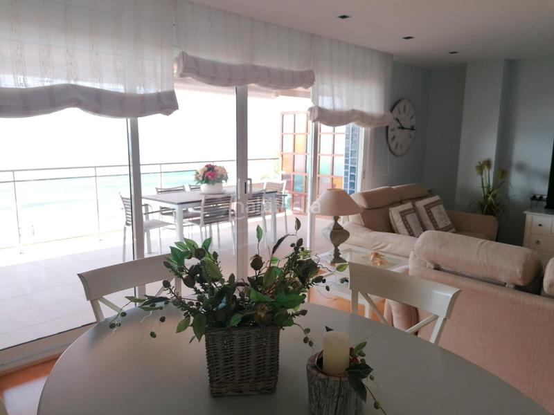 Foto 5c1fa8b2-1467-4a0c-b7f4-bf4a084cb7e2. Piso exclusiva vivienda de diseño frente al mar con gran terraza, ascensor y 2 plazas de aparcamiento. en Calafell