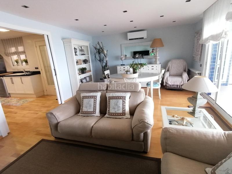 Foto a555be47-81e3-4e2c-a0c5-a51a44a879c5. Piso exclusiva vivienda de diseño frente al mar con gran terraza, ascensor y 2 plazas de aparcamiento. en Calafell