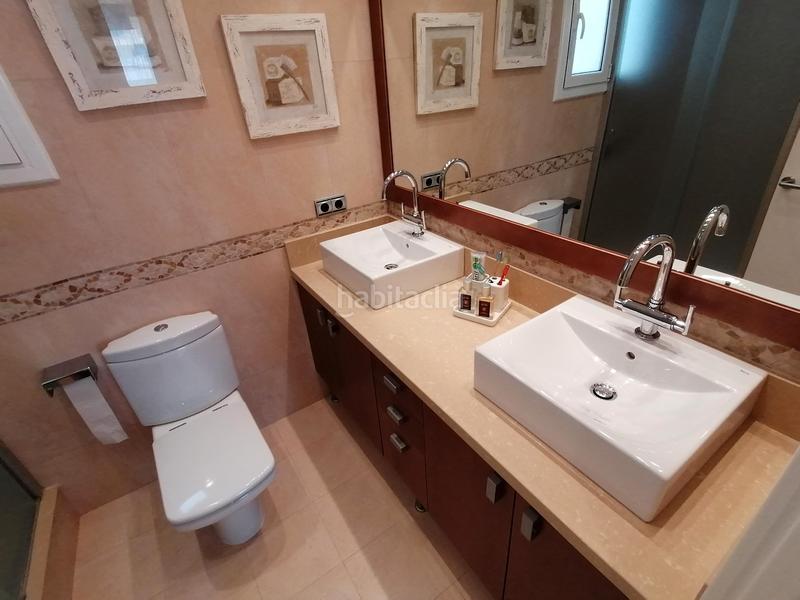Foto b14d6931-3b8a-4584-b9a8-749cd566e154. Piso exclusiva vivienda de diseño frente al mar con gran terraza, ascensor y 2 plazas de aparcamiento. en Calafell