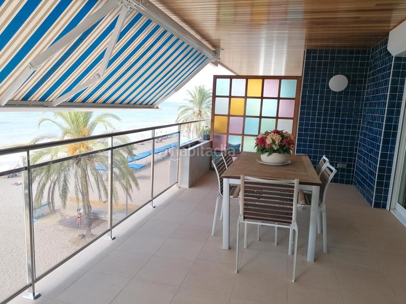 Foto cc76a36b-cd85-4027-9c6d-a1fa4833fe08. Piso exclusiva vivienda de diseño frente al mar con gran terraza, ascensor y 2 plazas de aparcamiento. en Calafell