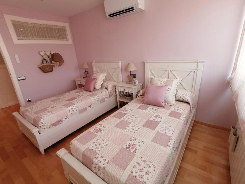 Foto f7e4e8b7-3d9c-4966-9985-ce906d7fef5f. Piso exclusiva vivienda de diseño frente al mar con gran terraza, ascensor y 2 plazas de aparcamiento. en Calafell