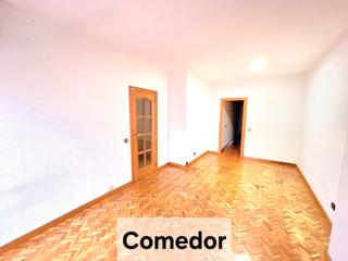 Pis a Concrdia. Piso con balcn, ascensor y 4 habitaciones