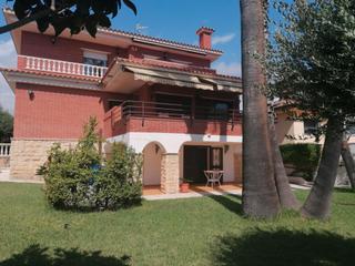 Chalet en Els Masos - Els Garrofers. Distinguida residencia en los masos, el vendrell