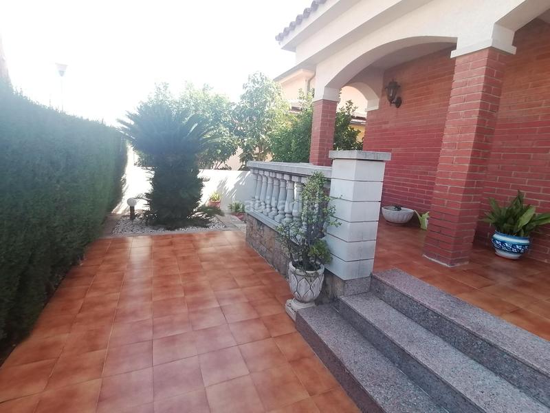 Foto 9d38f744-7fcc-4d4c-b67d-45dfa0ff1669. Xalet amb calefacció aparcament a Els Masos - Els Garrofers Coma-ruga