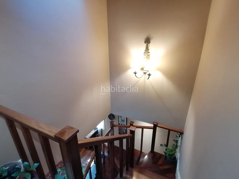 Foto 08c3a622-bbd1-4eec-b92a-a9b6edea2ce8. Chalet with fireplace heating parking pool in Bellaterra