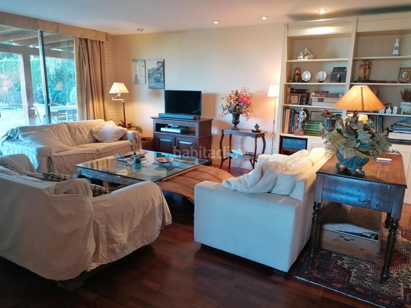 Foto 20077da3-de97-4908-8b29-3d1da7f5da5c. Chalet with fireplace heating parking pool in Bellaterra