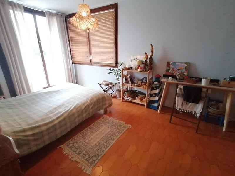 Foto 29d2be6b-8e4c-4a2c-bc59-91e397dd3175. Chalet with fireplace heating parking pool in Bellaterra