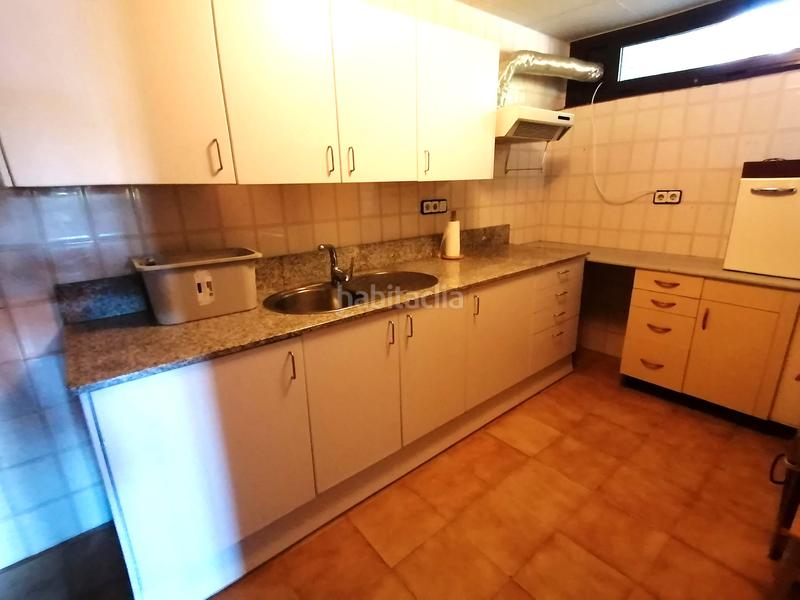 Foto 2aeab6a8-04d9-4a2e-833e-d404e8fd35a9. Chalet with fireplace heating parking pool in Bellaterra