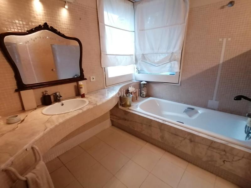 Foto 33facb90-88e8-4bb1-bdd9-7d385a4544df. Chalet with fireplace heating parking pool in Bellaterra