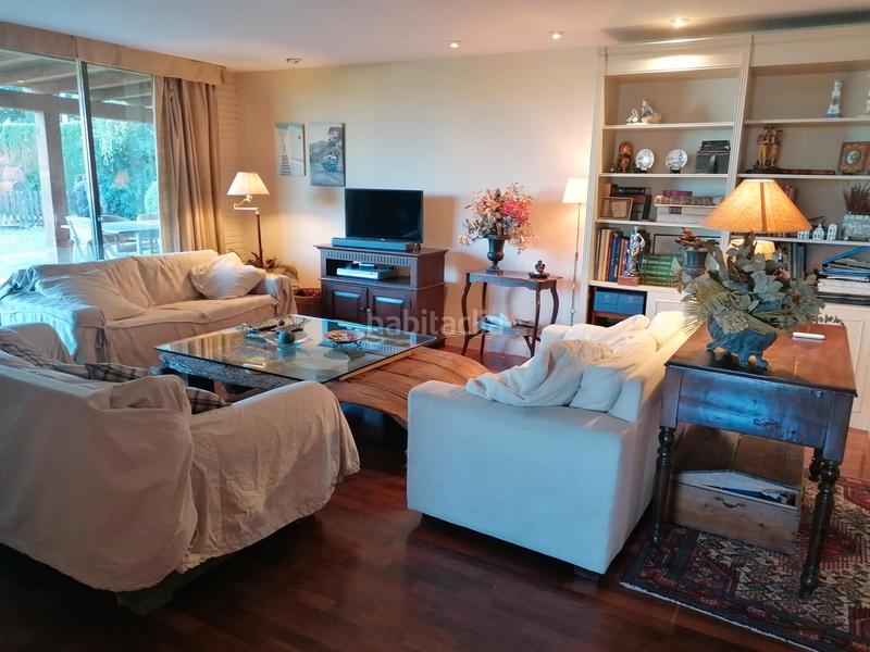 Foto 3a19869e-37ca-43ff-9bf9-38071b230c2c. Chalet with fireplace heating parking pool in Bellaterra