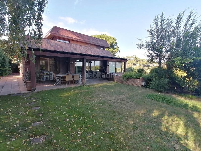 Foto 3a62f8af-d592-4bcd-9a71-c191e64e7b6c. Chalet with fireplace heating parking pool in Bellaterra