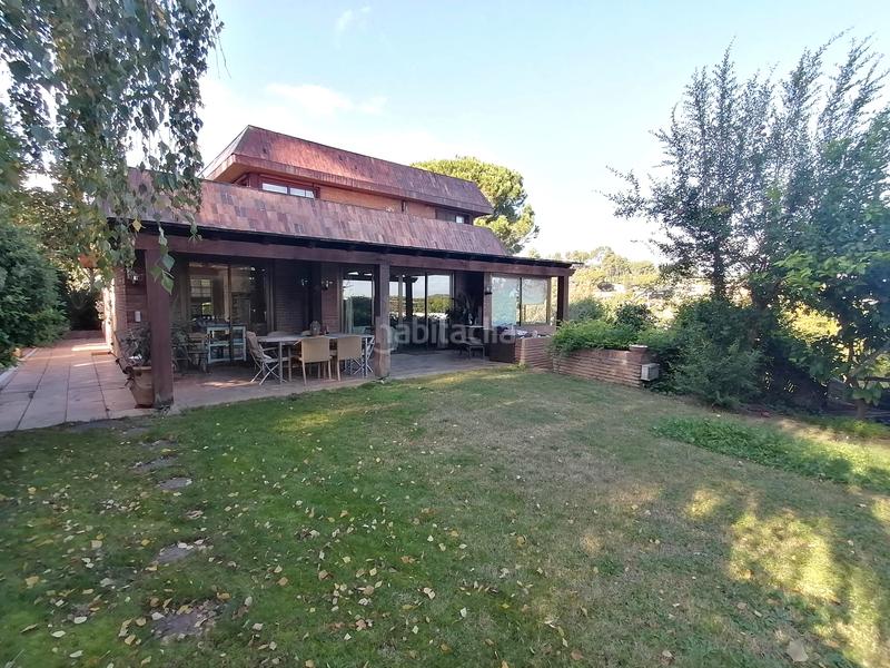 Foto 6af1cd2e-4d04-4b62-b2c4-be2cd9742b94. Chalet with fireplace heating parking pool in Bellaterra