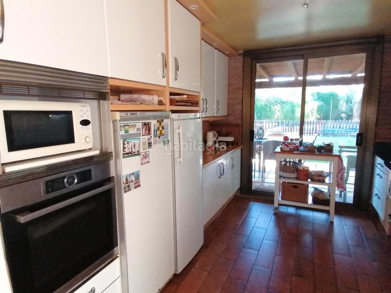 Foto 7f25f661-91f7-43d0-b47b-3ec0966a2828. Chalet with fireplace heating parking pool in Bellaterra