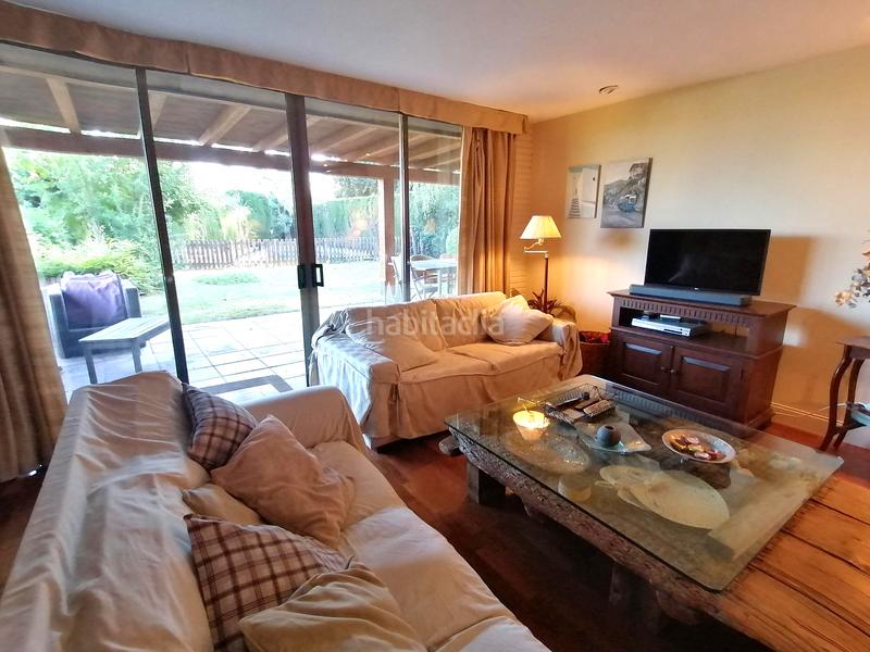 Foto b30a7b6e-7f56-4731-86c5-da12293baab8. Chalet with fireplace heating parking pool in Bellaterra