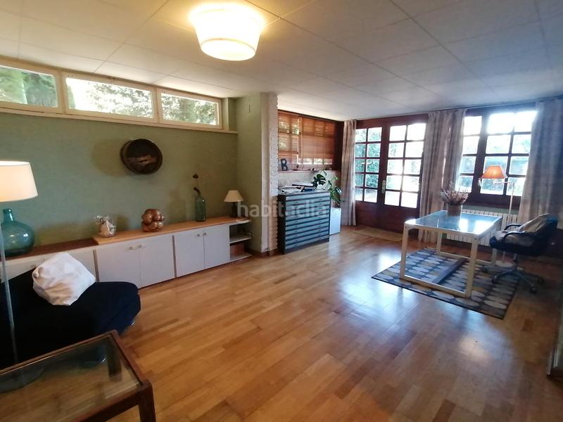 Foto cccc886e-4759-4a98-957f-e9eed26303f7. Chalet with fireplace heating parking pool in Bellaterra