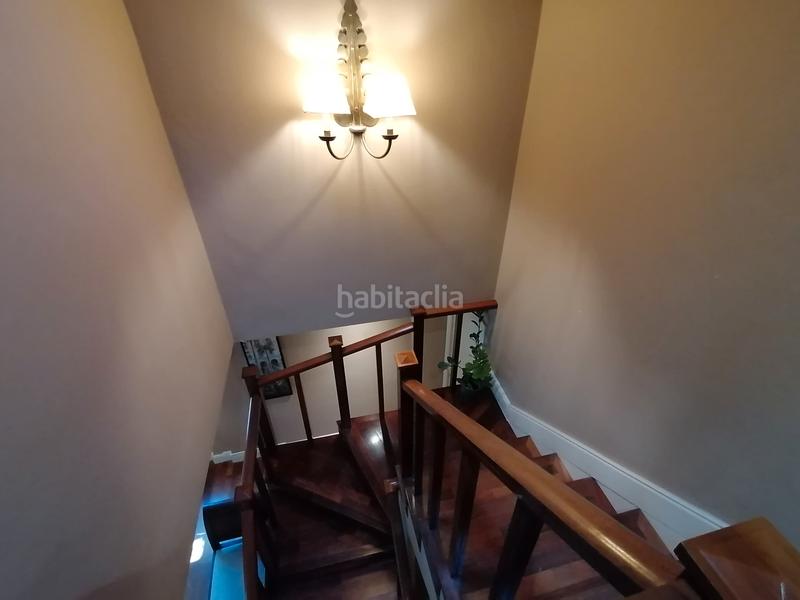 Foto e7cbeecc-d4b5-4172-adcd-afa1c45245d0. Chalet with fireplace heating parking pool in Bellaterra