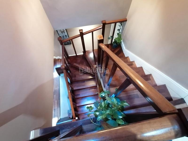 Foto eec9b9bb-6325-475f-b317-9cbb56dca498. Chalet with fireplace heating parking pool in Bellaterra