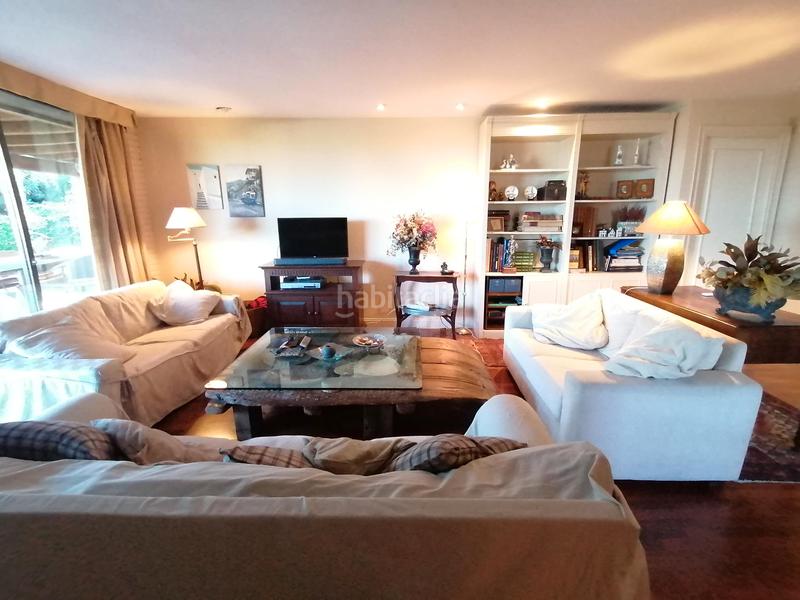 Foto f67eb717-0a9a-4862-ab1e-026a6a564acb. Chalet with fireplace heating parking pool in Bellaterra