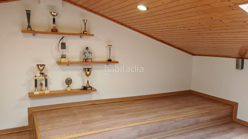 Foto 6efbc9f5-6c21-40fc-bdac-7720b554b787. Dúplex amb calefacció a Creu de Barberà Sabadell