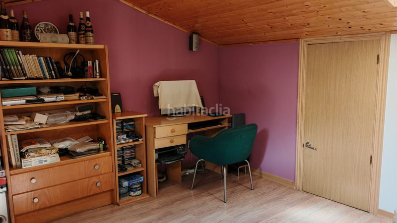 Foto 7cd21df9-a140-45fe-8948-c1374e871aa7. Dúplex amb calefacció a Creu de Barberà Sabadell