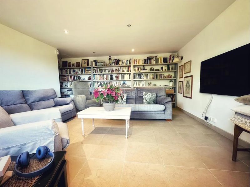 Foto 2259698d-2dfa-4f3f-ade0-9168719f1746. Casa amb xemeneia calefacció aparcament piscina a Bellaterra