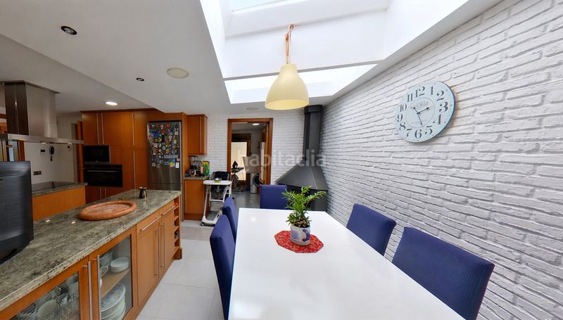 Foto 80f2843c-4288-40c6-a302-691209423e8a. Casa amb xemeneia calefacció aparcament piscina a Bellaterra