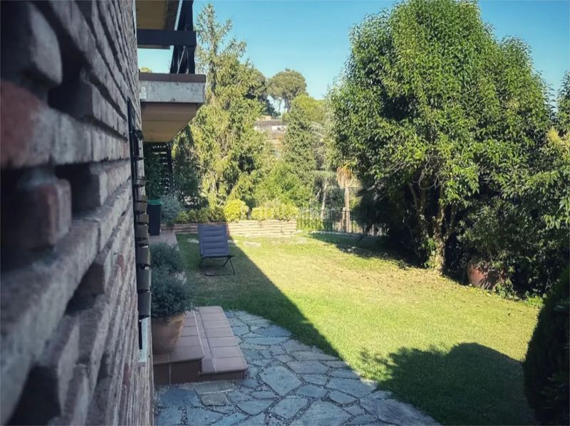 Foto 91b8f67c-08a9-4780-8cdc-85f8fb9554bc. Casa amb xemeneia calefacció aparcament piscina a Bellaterra