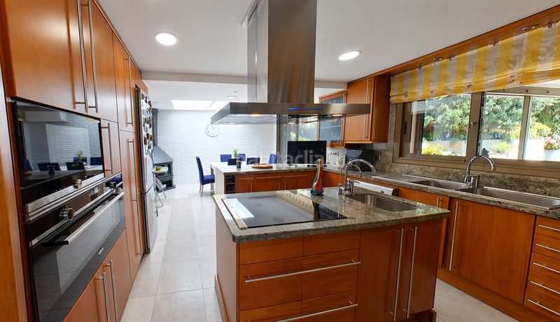 Foto 9c1a9a46-4d9d-4f5e-954d-90212f9f0589. Casa amb xemeneia calefacció aparcament piscina a Bellaterra