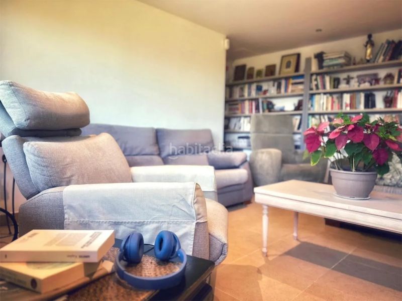 Foto bc75134b-b55d-4ca8-a8aa-9ef953e9aafb. Casa amb xemeneia calefacció aparcament piscina a Bellaterra